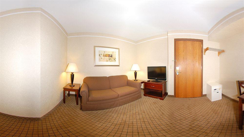 Candlewood Suites Grand Rapids Airport By Ihg Cascade Екстер'єр фото