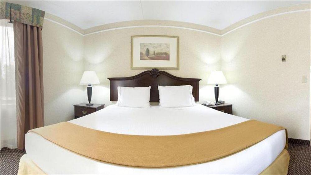 Candlewood Suites Grand Rapids Airport By Ihg Cascade Екстер'єр фото