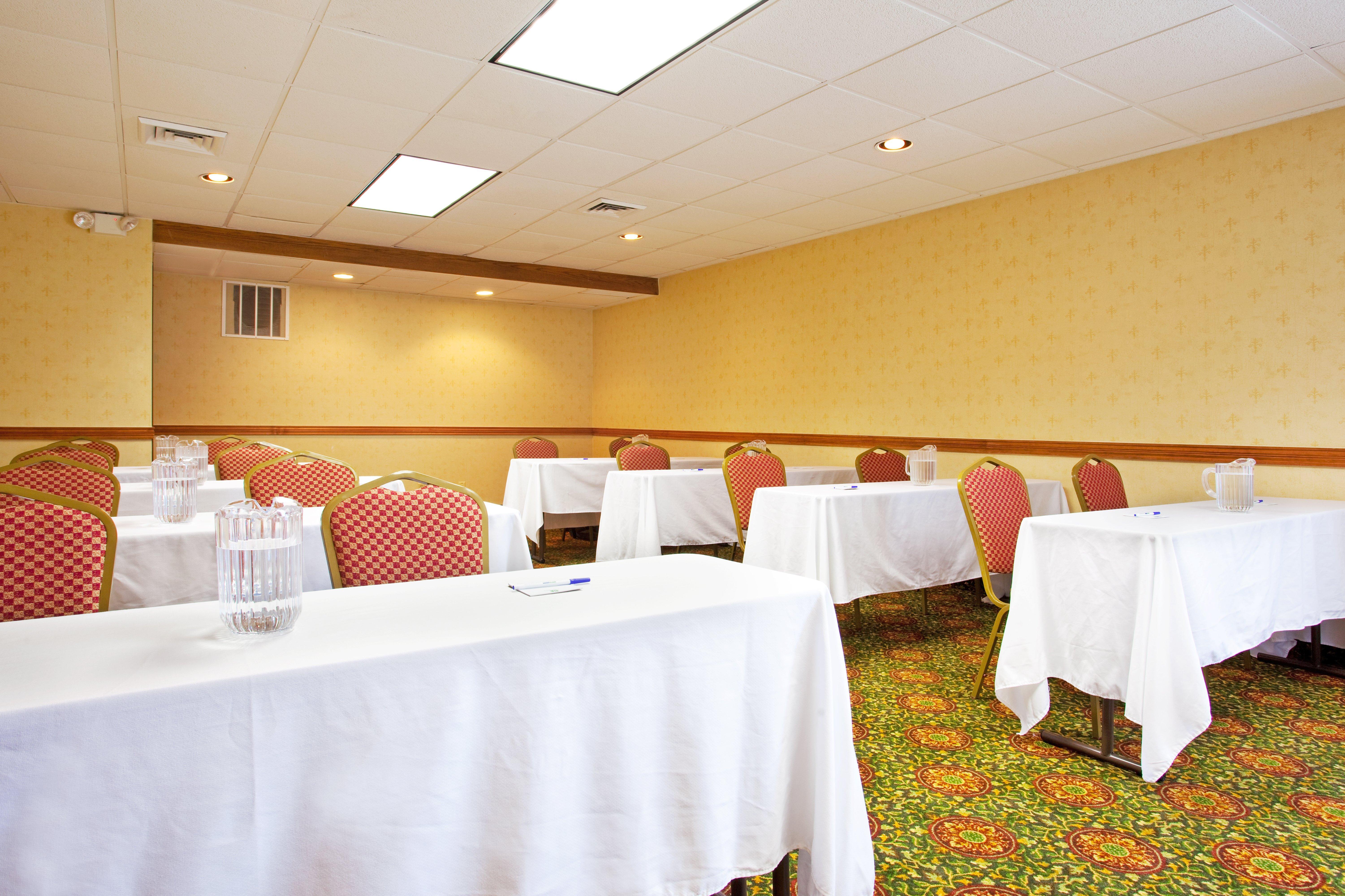 Candlewood Suites Grand Rapids Airport By Ihg Cascade Екстер'єр фото