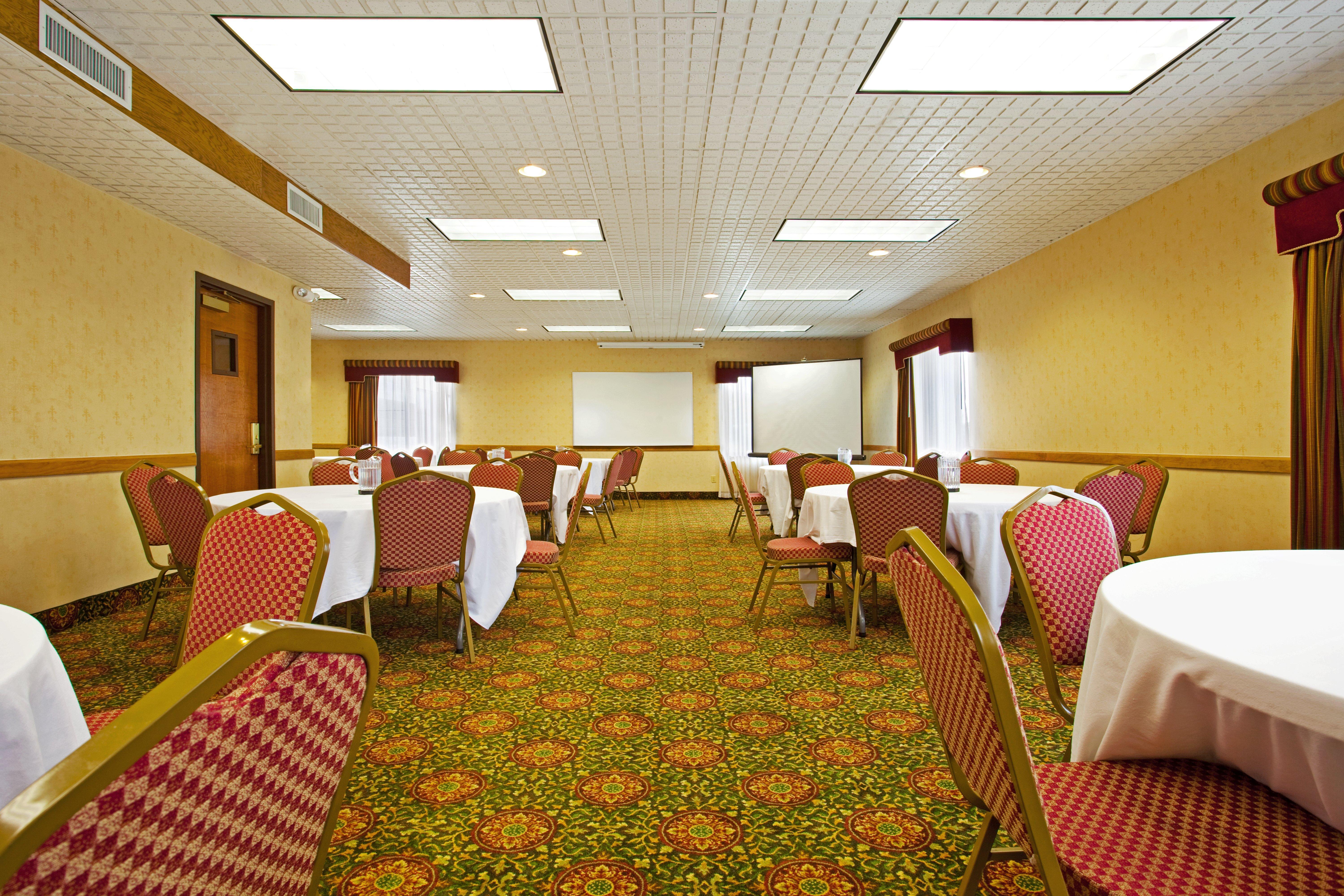 Candlewood Suites Grand Rapids Airport By Ihg Cascade Екстер'єр фото