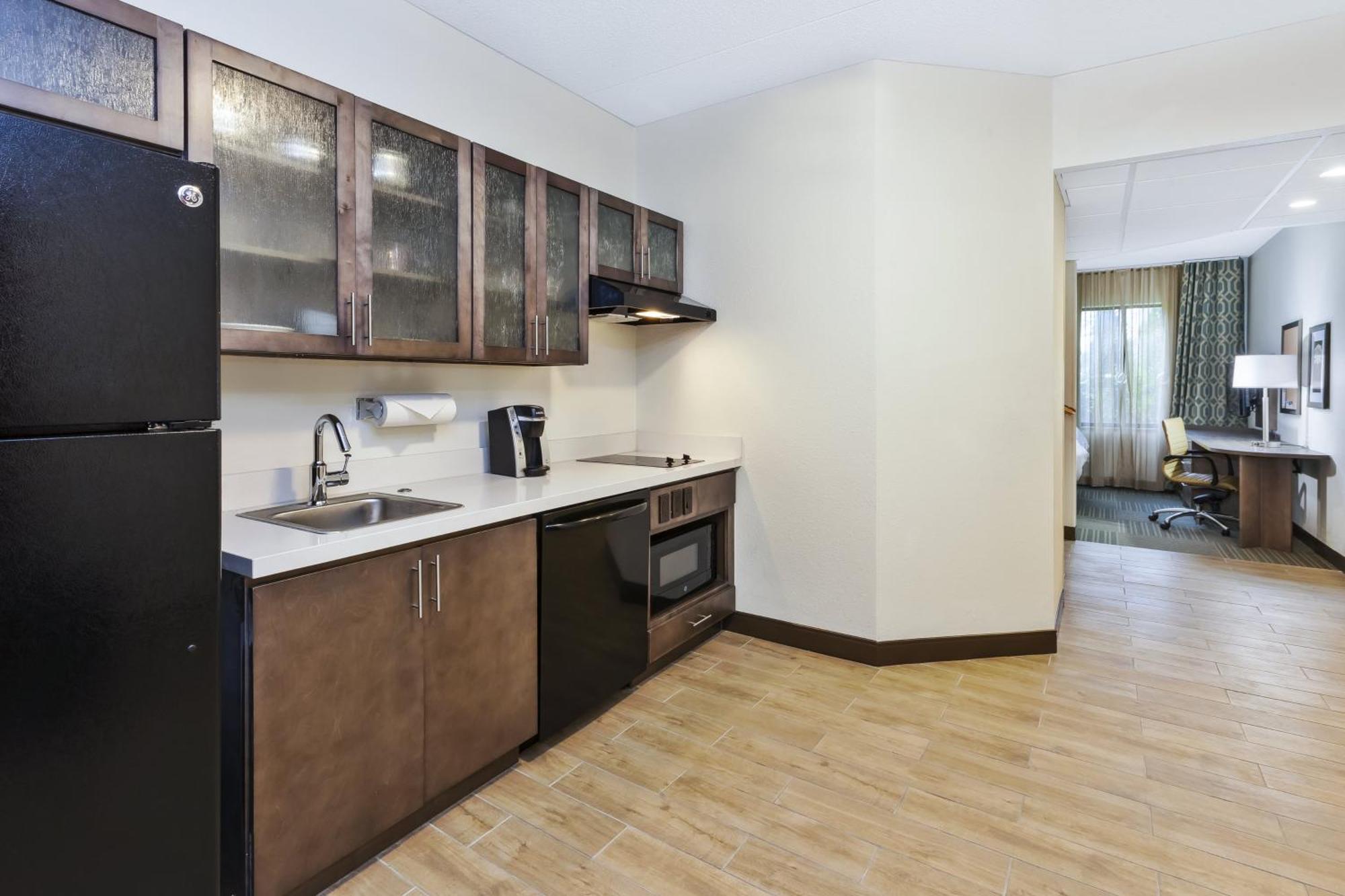Candlewood Suites Grand Rapids Airport By Ihg Cascade Екстер'єр фото