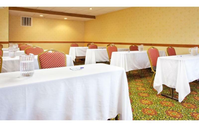 Candlewood Suites Grand Rapids Airport By Ihg Cascade Екстер'єр фото