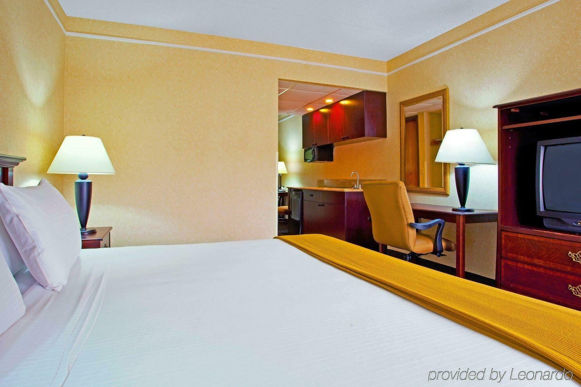 Candlewood Suites Grand Rapids Airport By Ihg Cascade Екстер'єр фото